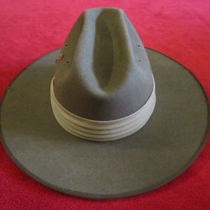 Akubra Military Slouch Khaki Hat Size 57 (7 1/8)